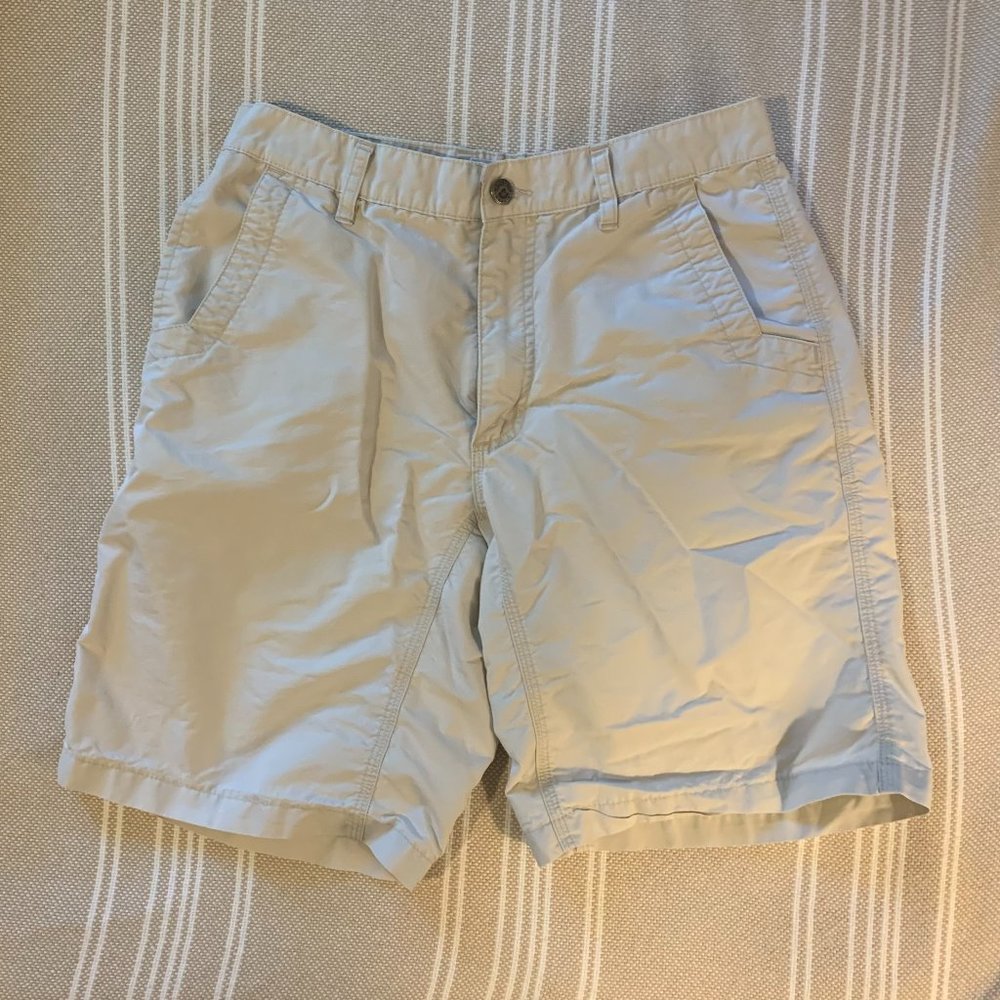 Mountain Khakis Shorts Size: 30x10